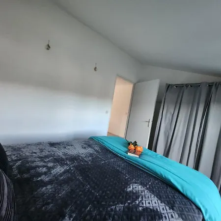 Charles Yourhosthelper * Saint-Raphaël